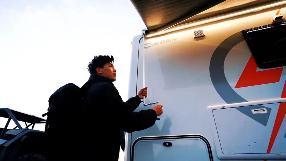 房車自駕游前應該做哪些準備？1.jpg